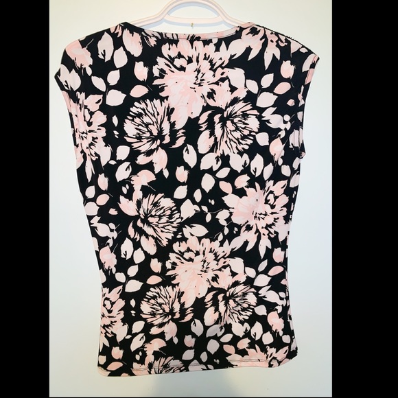 Floral and lace top - Picture 2 of 2